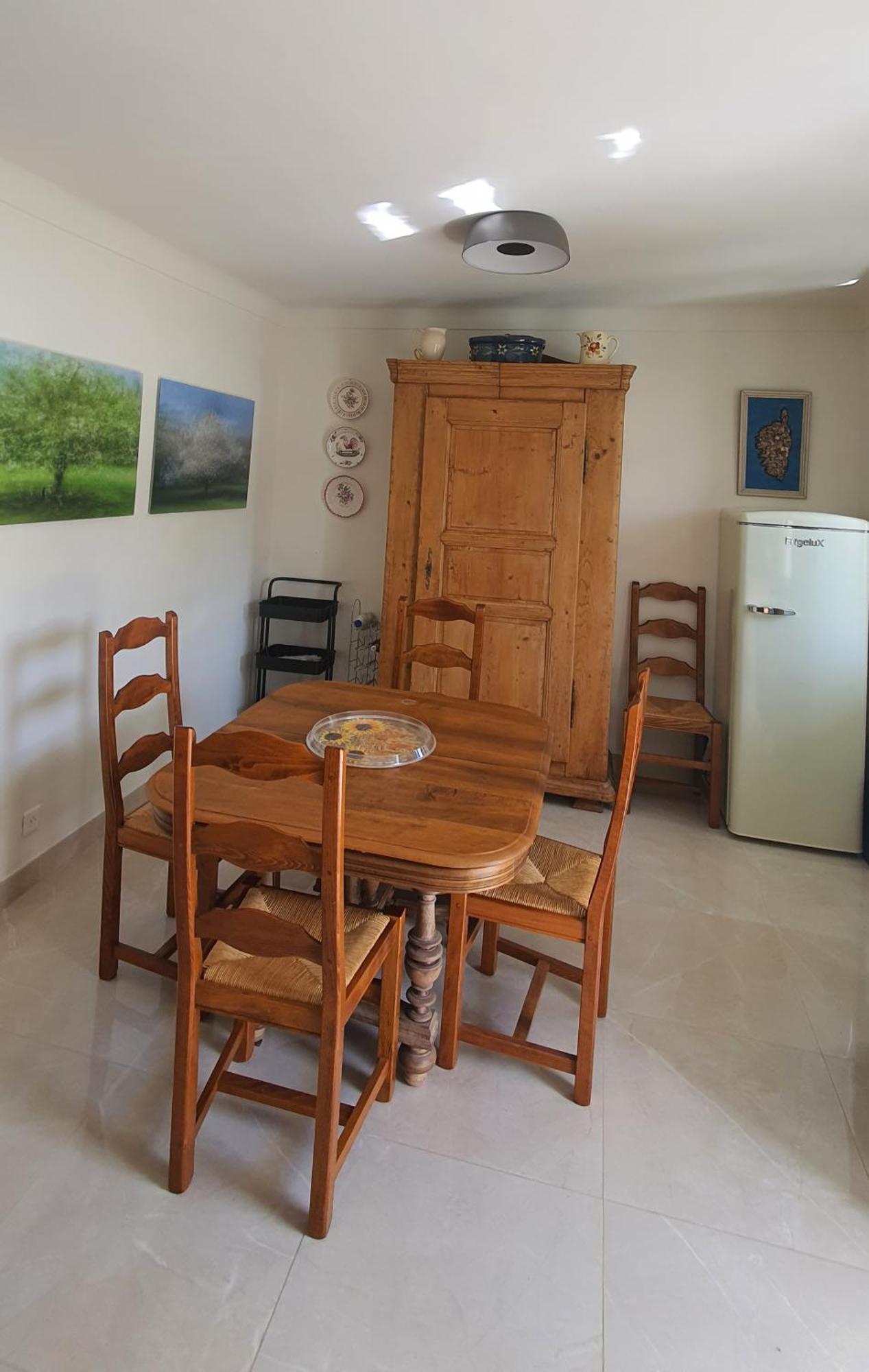 Charmant Appartement En Rez De Jardin サルテーヌ エクステリア 写真
