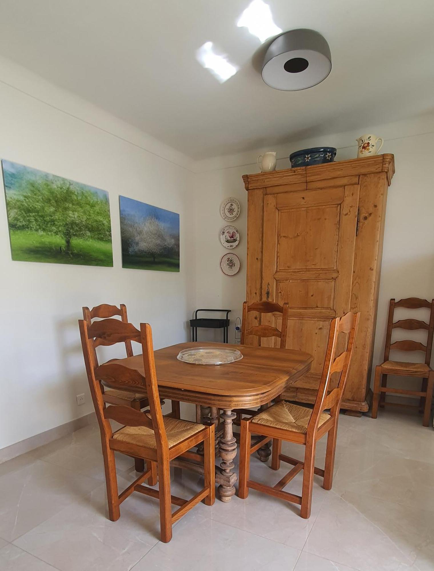 Charmant Appartement En Rez De Jardin サルテーヌ エクステリア 写真